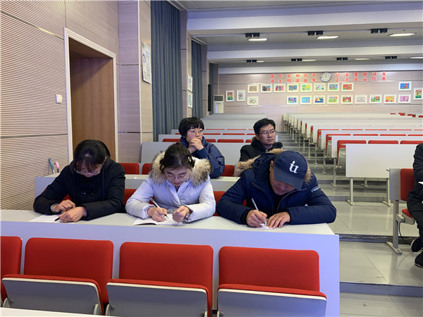 杭集中学教师参会.JPG