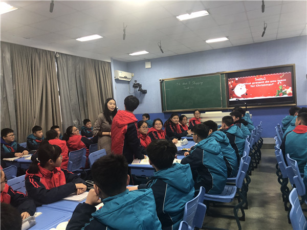 张辉老师课堂风采 .jpg