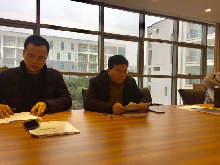 英语组沈波老师发言.jpg