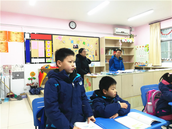 3 学生积极发言.jpg