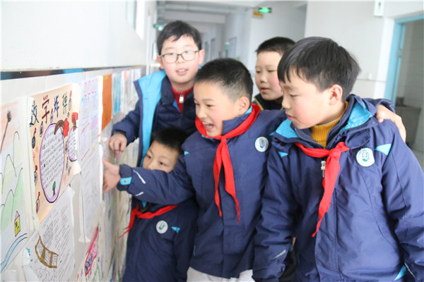 6.小报做得很漂亮 (1).jpg