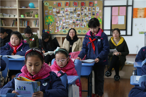 3 学生上课回答问题.jpg