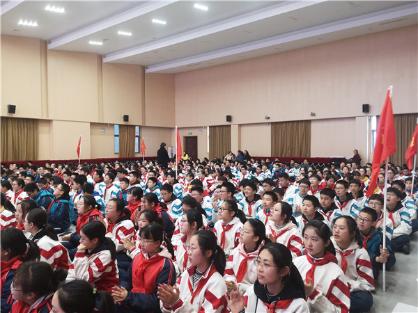 6为榜样鼓掌_副本.jpg