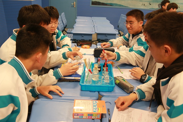 6学生分组实验.jpg