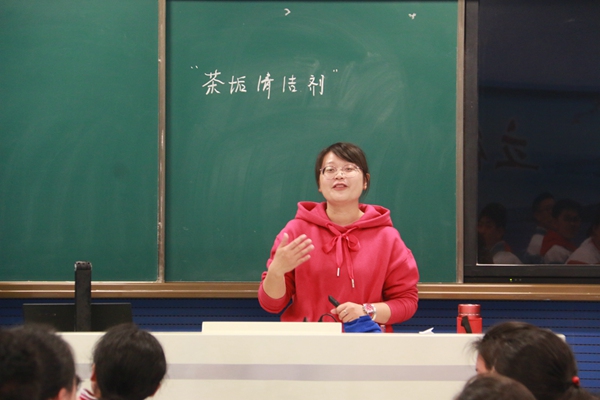 2高邮朱如琴老师开设公开课.jpg