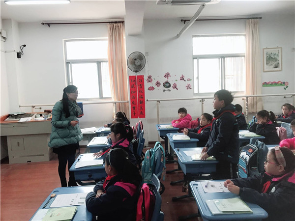 3.学生代表发表意见.jpg