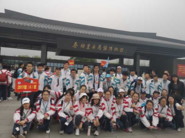 4参观秦始皇兵马俑博物馆（一）.jpg
