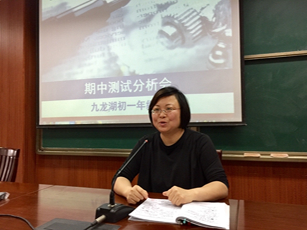 2童敏娟副校长指导工作.jpg