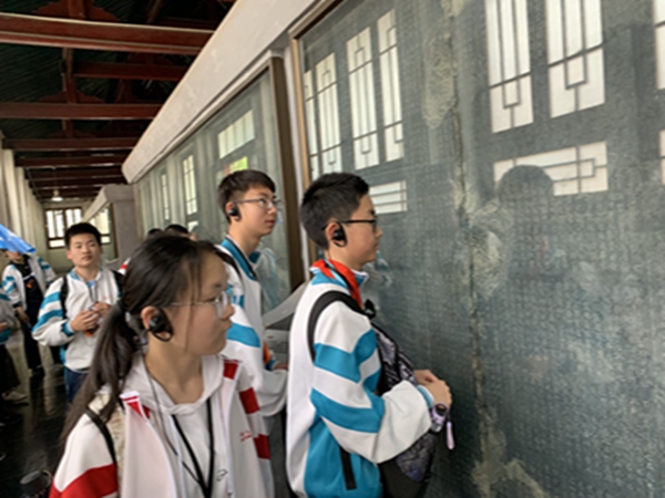 揣摩观赏.jpg