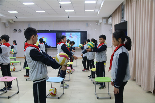 8学生活动.jpg
