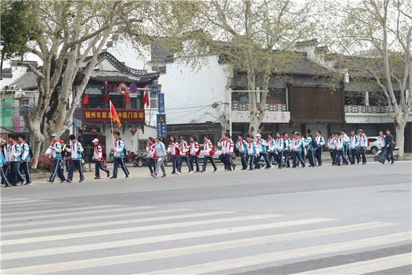 5徒步前行.JPG