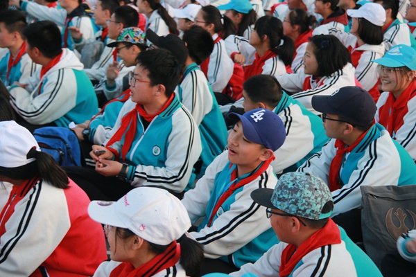 学生积极参与.jpg