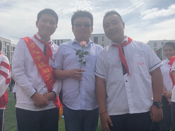 和老班这么好的师生关系，你们羡慕吗？.jpg