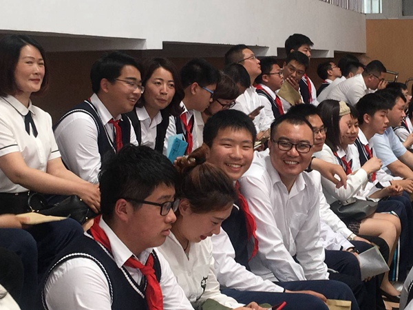 家长的脸上挂满笑容是我们同学和老师的共同目标！.JPG