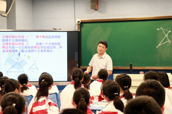 3师生互动现场.jpg
