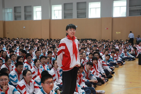 9兴奋地回答李博士的提问.jpg