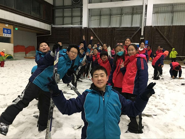 7我们在社会实践中快乐成长.jpg