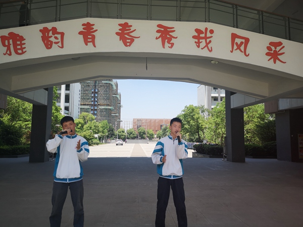 牧马城市.jpg