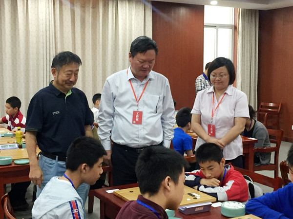 9市棋协领导亲临比赛现场.jpg