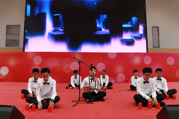 11学生才艺展示2.jpg