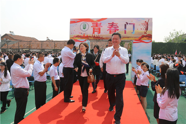 19迈入青春门.jpg