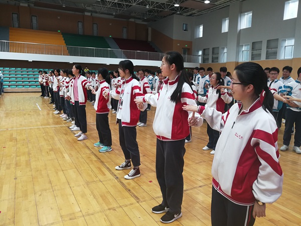 一起抓“快乐”.jpg