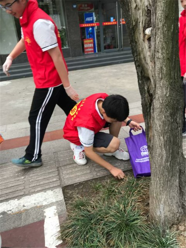 弯腰一秒，捡起文明.JPG