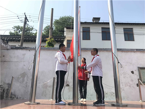 升国旗.jpg