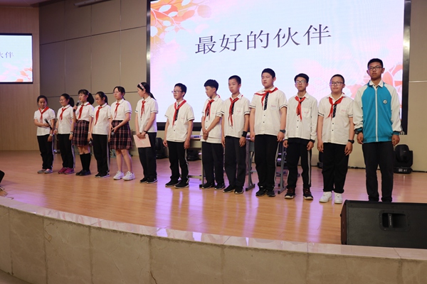 1班《最好的伙伴》.jpg