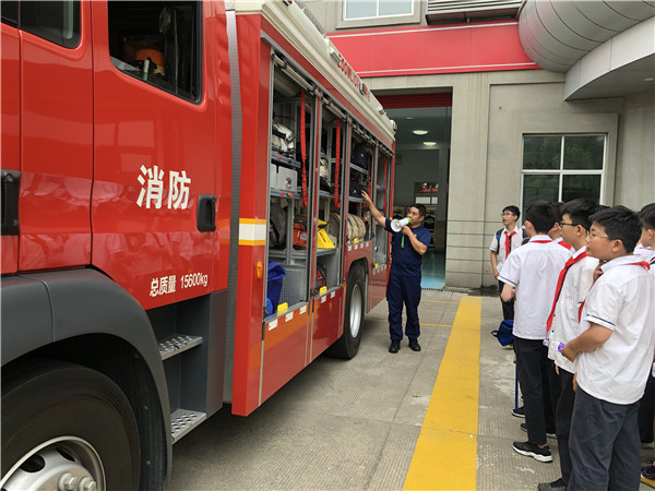 1参观消防车.jpg