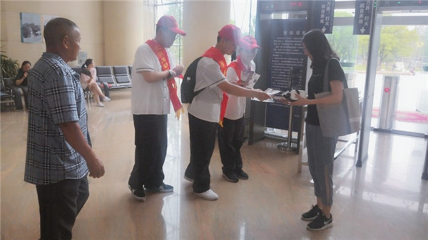 迎宾组的同学们3.jpg