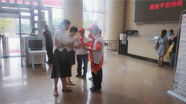 迎宾组的同学们4.jpg