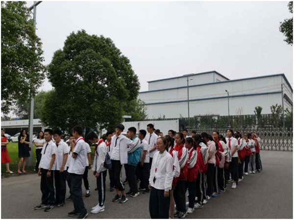 集合完毕，准备出发.jpg
