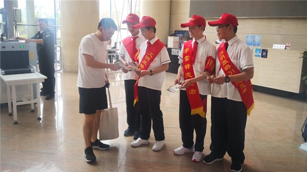 迎宾组的同学们1.jpg