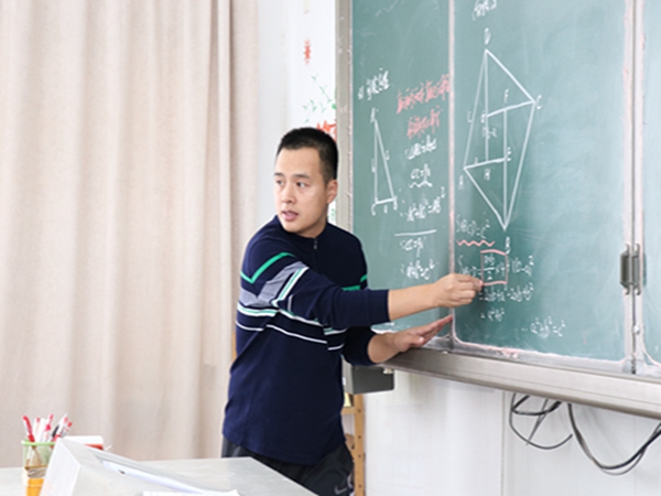 7卞家海在上数学课.jpg