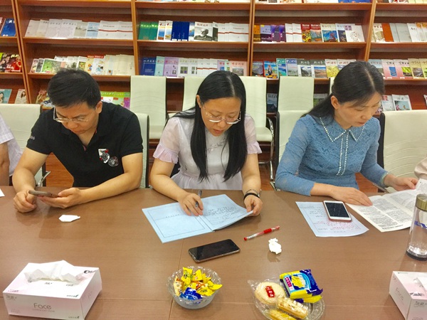 初三英语备课主任焦国萍老师发言.jpg