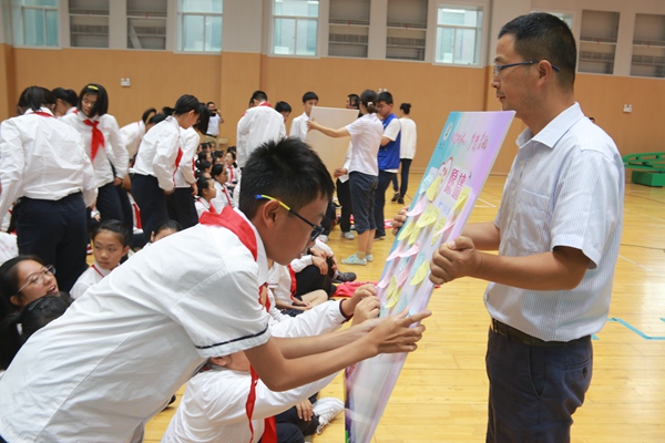 20贴上心愿卡.jpg