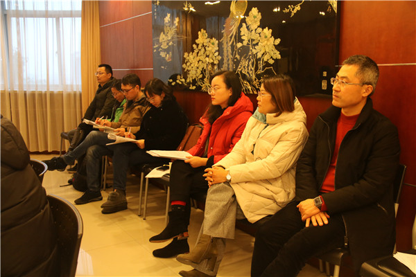 13我校初三其他骨干教师分别发言.jpg