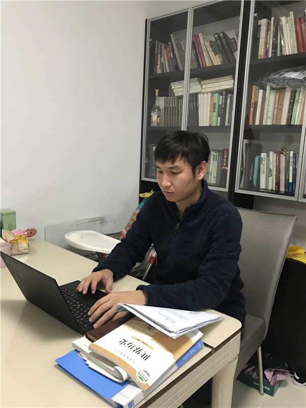 教师在家录课8.jpg