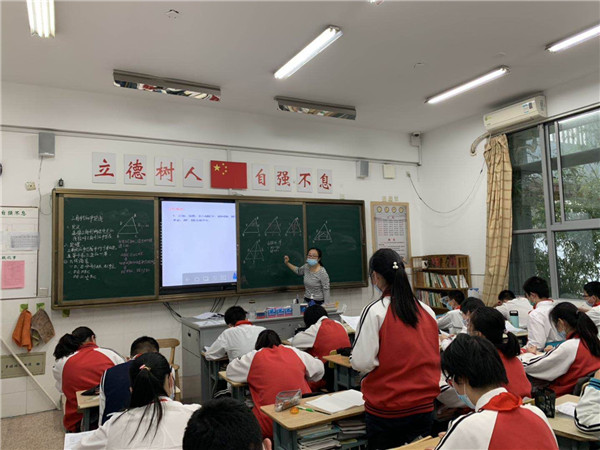 师生互动.jpg (2).jpg