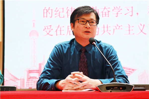 党委委员陈穆副校长对新团员提要求.jpg