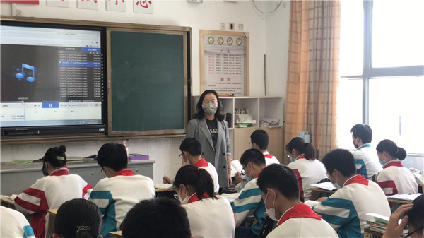 老师上课中.JPG