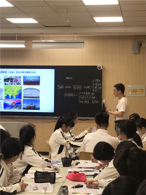 程志华老师上课中.jpg