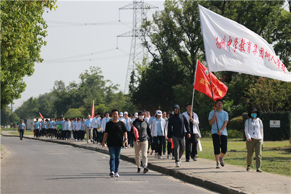 行走在路上--拉练活动.jpg