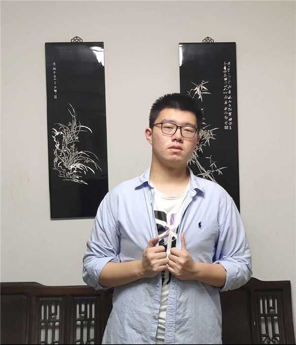 周中骏1.jpg