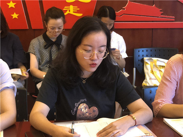 初一备课组长张舒老师发言.jpg