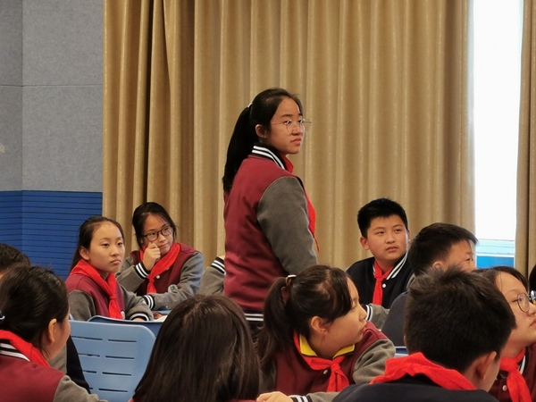 学生发言.jpg