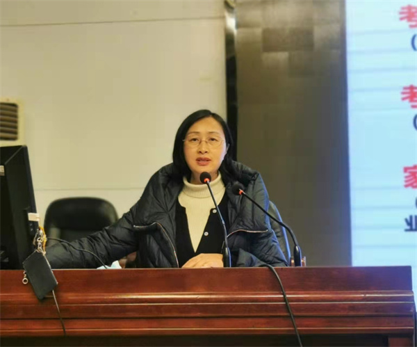 董校.jpg