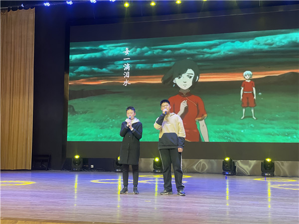 初二（10）班  朱宇鑫、初二（15）班  伏起《大鱼》.jpg