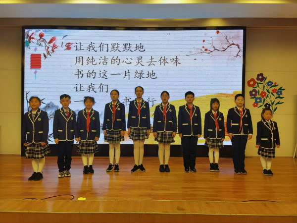 11 xueshengdaibiaosongdujingdian.jpg